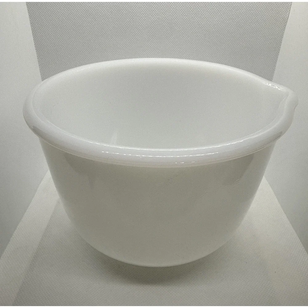 Vintage GLASBAKE for SUNBEAM 20 CJ White MIXING BOWL With SPOUT 6.5